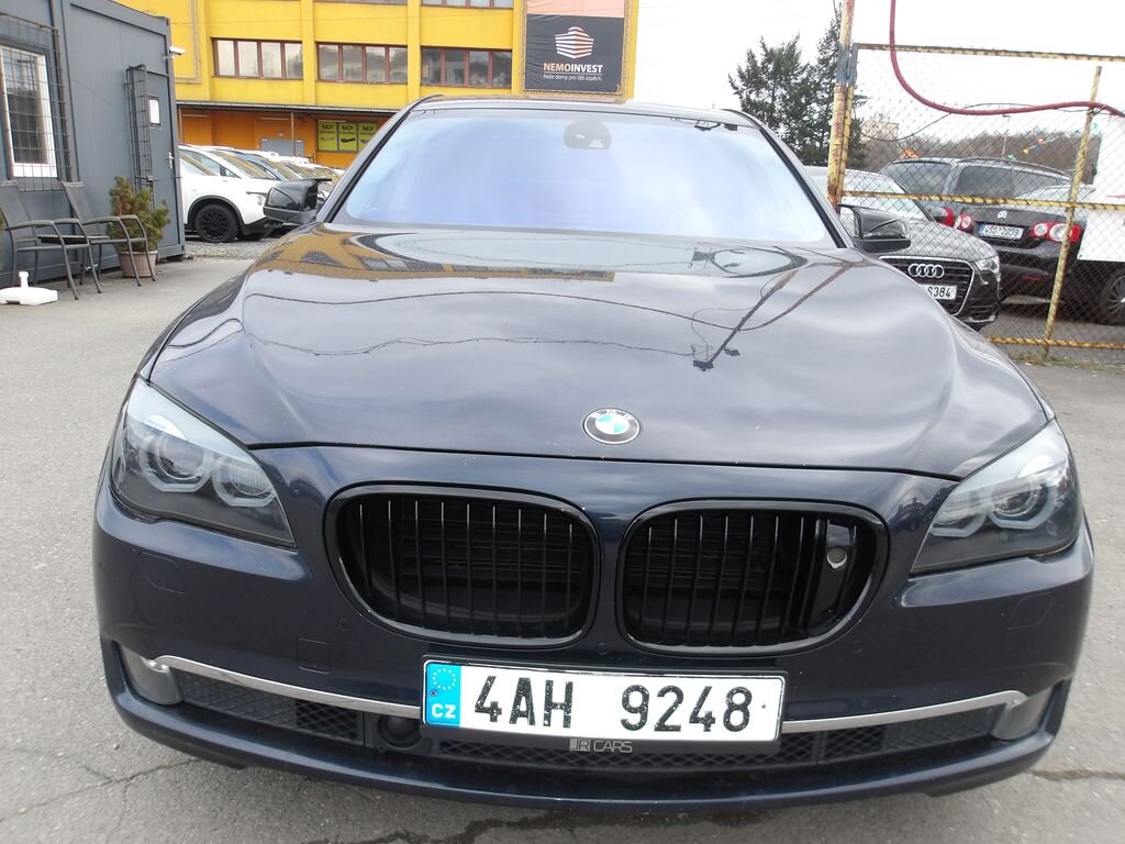 BMW Řada 7 Sedan / Limuzína 3,0 l 180 kw