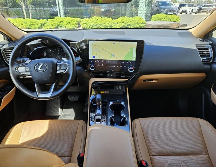 Lexus NX 450h plus SUV / Terénní 2,5 l 227 kw