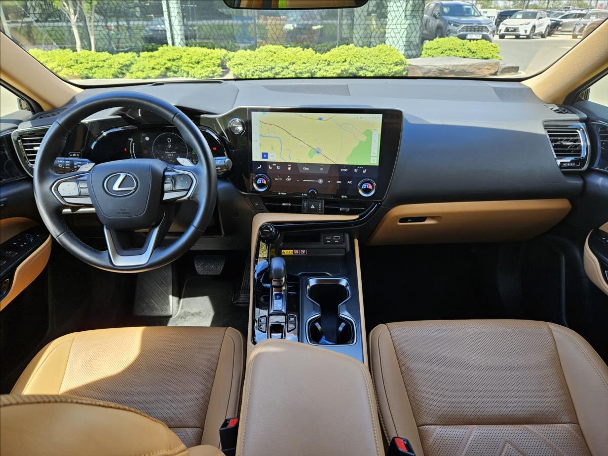 Lexus NX 450h plus SUV / Terénní 2,5 l 227 kw