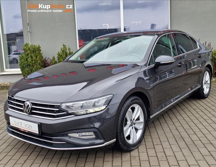 Volkswagen Passat Sedan / Limuzína 2,0 l 147 kw