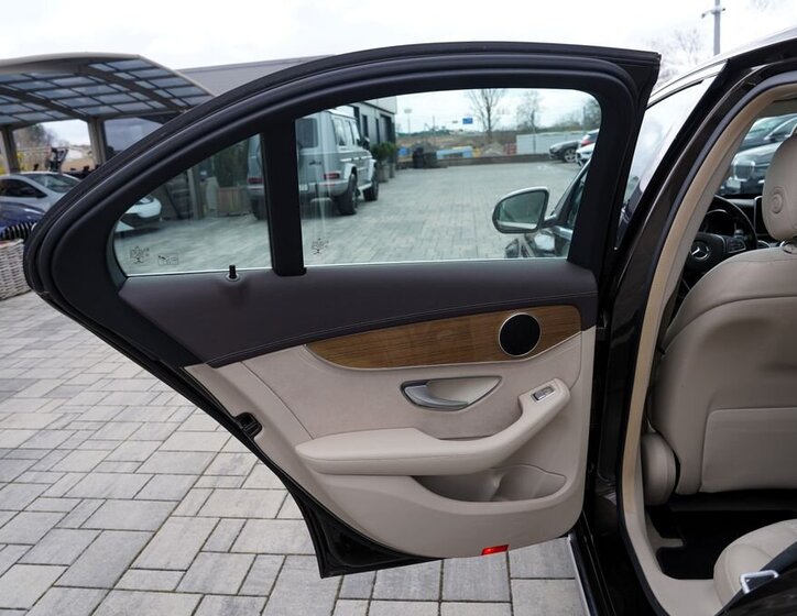 Mercedes-Benz Třídy C Sedan / Limuzína 1,6 l 115 kw