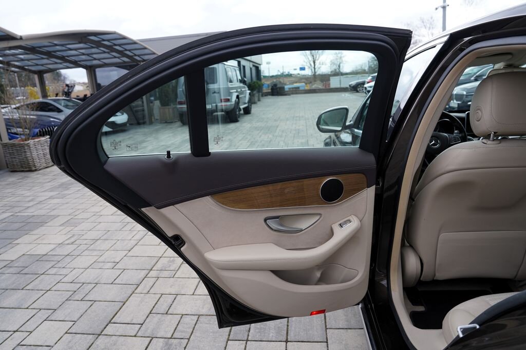 Mercedes-Benz Třídy C Sedan / Limuzína 1,6 l 115 kw