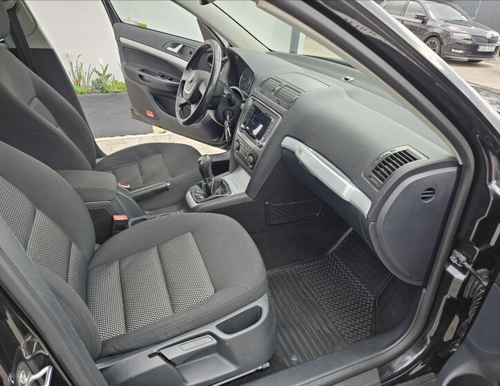 Škoda Octavia Kombi 2,0 l 103 kw
