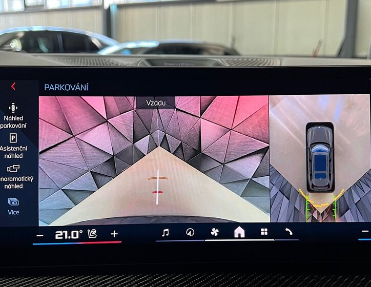 BMW X7 SUV / Terénní 4,4 l 390 kw