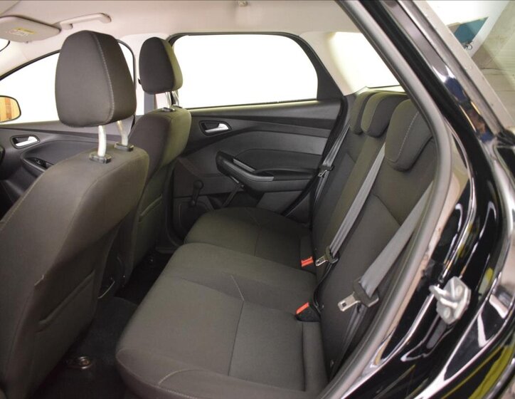 Ford Focus Kombi 999,0 92 kw