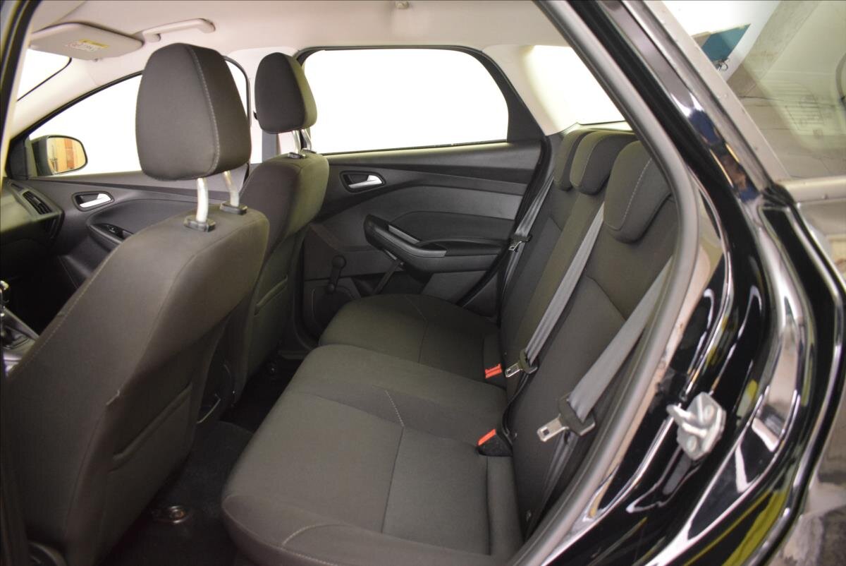 Ford Focus Kombi 999,0 92 kw