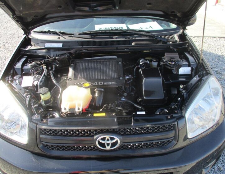 Toyota RAV4 SUV / Terénní 2,0 l 85 kw