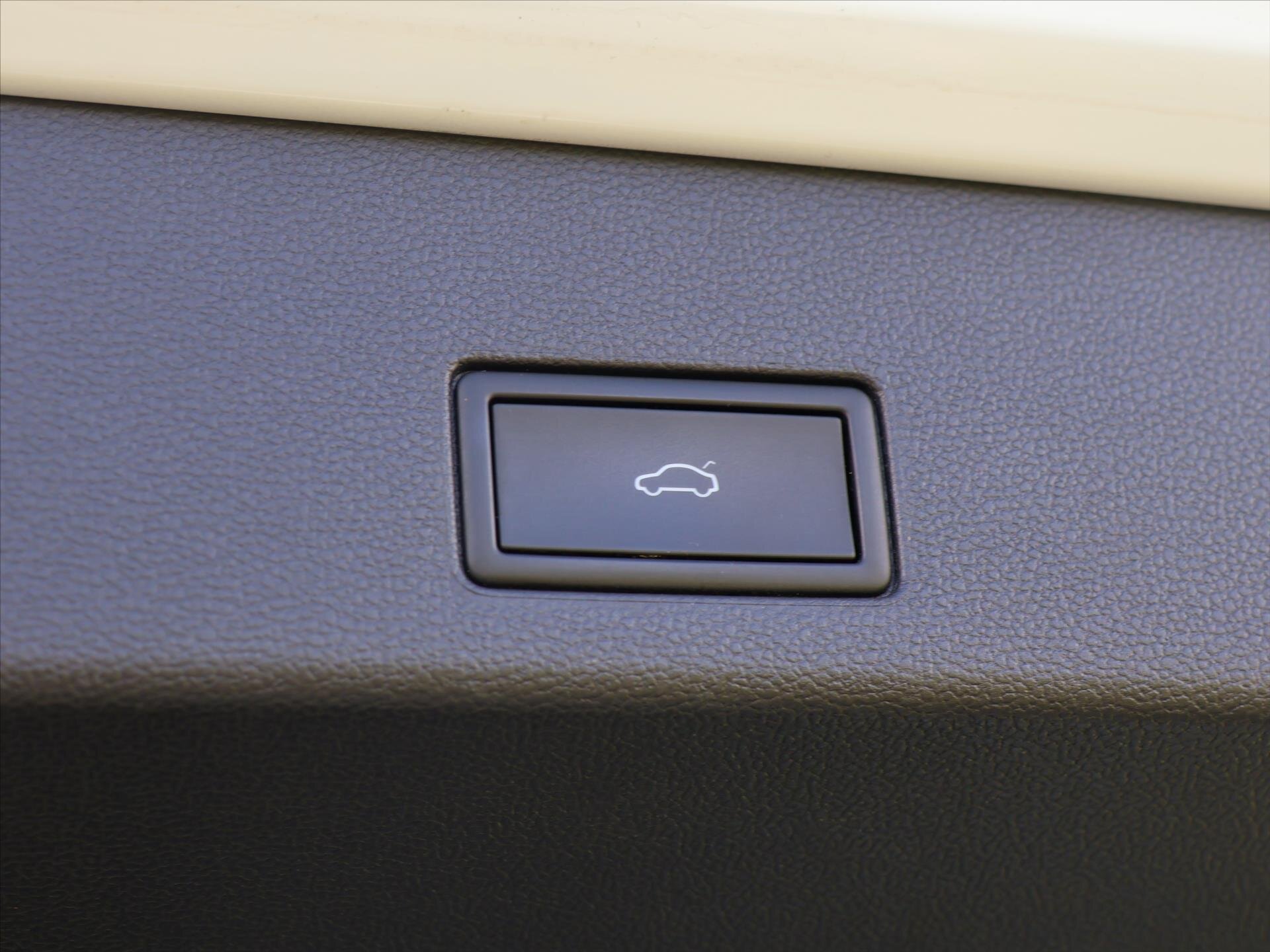 Volkswagen Golf Kombi 2,0 l 110 kw