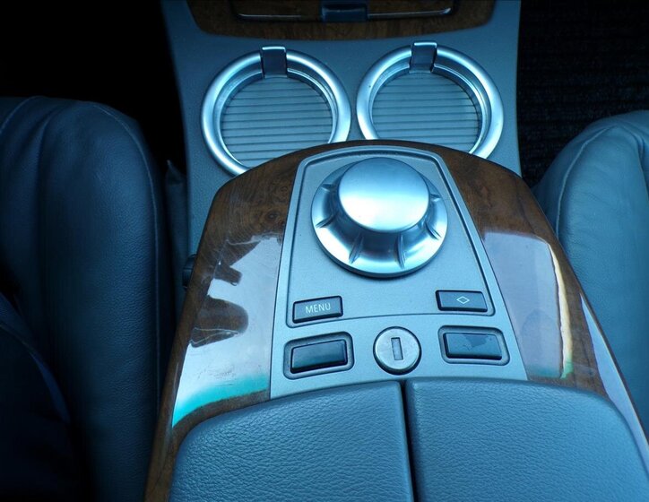 BMW Řada 7 Sedan / Limuzína 3,6 l 200 kw