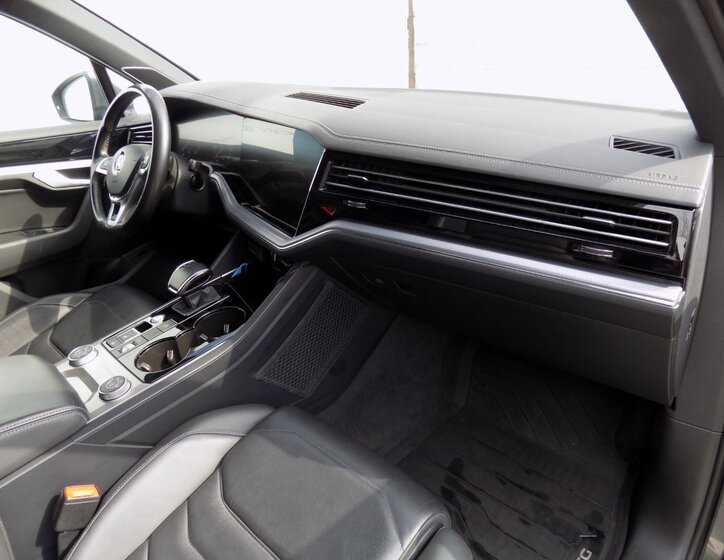 Volkswagen Touareg SUV / Terénní 3,0 l 210 kw