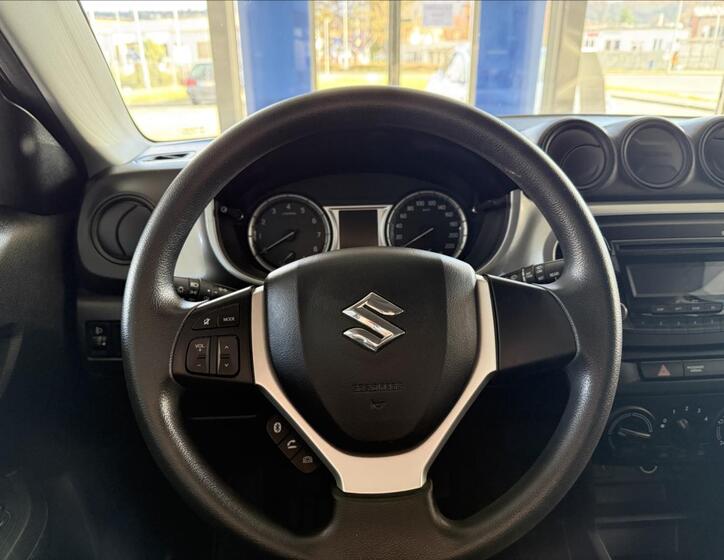 Suzuki Vitara 13