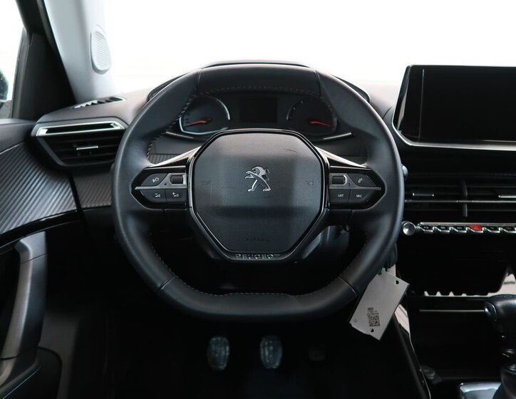 Peugeot 2008 SUV 1,2 l 96 kw