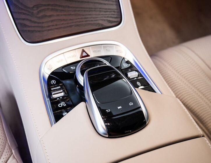 Mercedes-Benz Třídy S 18