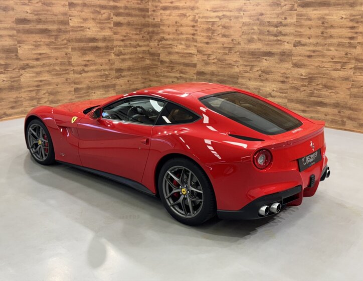 Ferrari F12 Berlinetta Kupé 6,3 l 541 kw