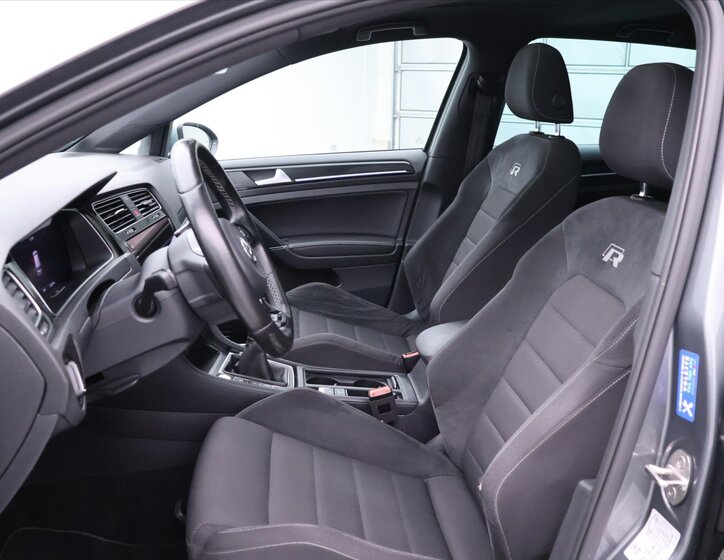 Volkswagen Golf Hatchback 2,0 l 228 kw