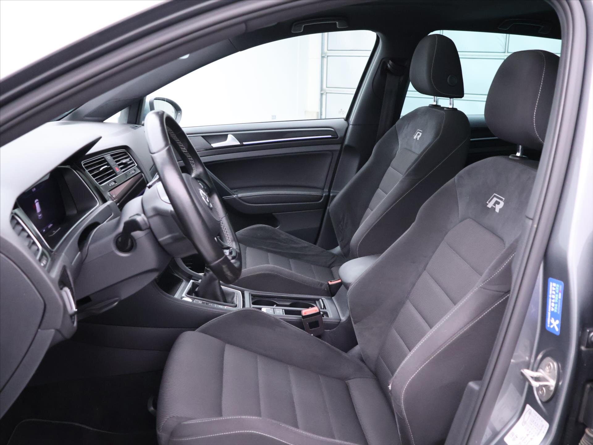 Volkswagen Golf Hatchback 2,0 l 228 kw