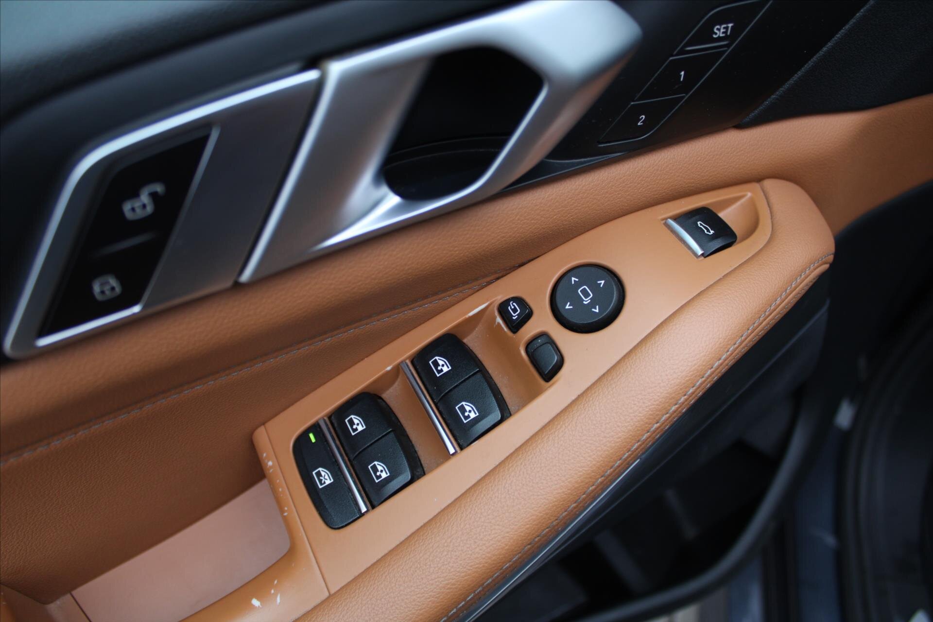 BMW X5 SUV / Terénní 3,0 l 195 kw