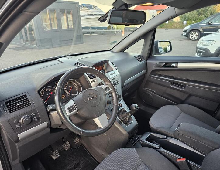 Opel Zafira 17