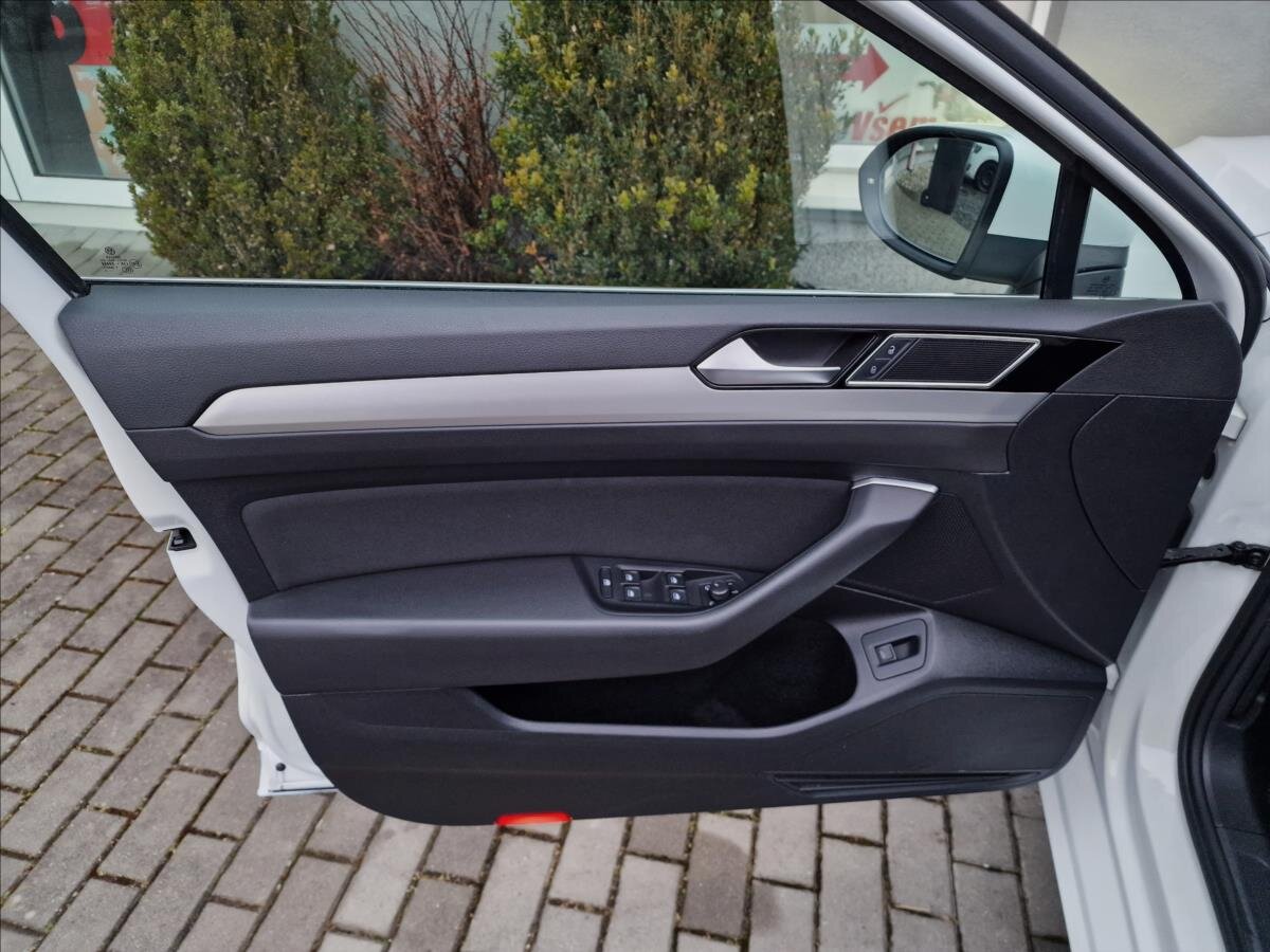 Volkswagen Passat Kombi 1,4 l 110 kw