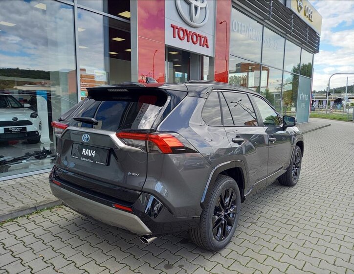 Toyota RAV4 SUV 2,5 l 225 kw