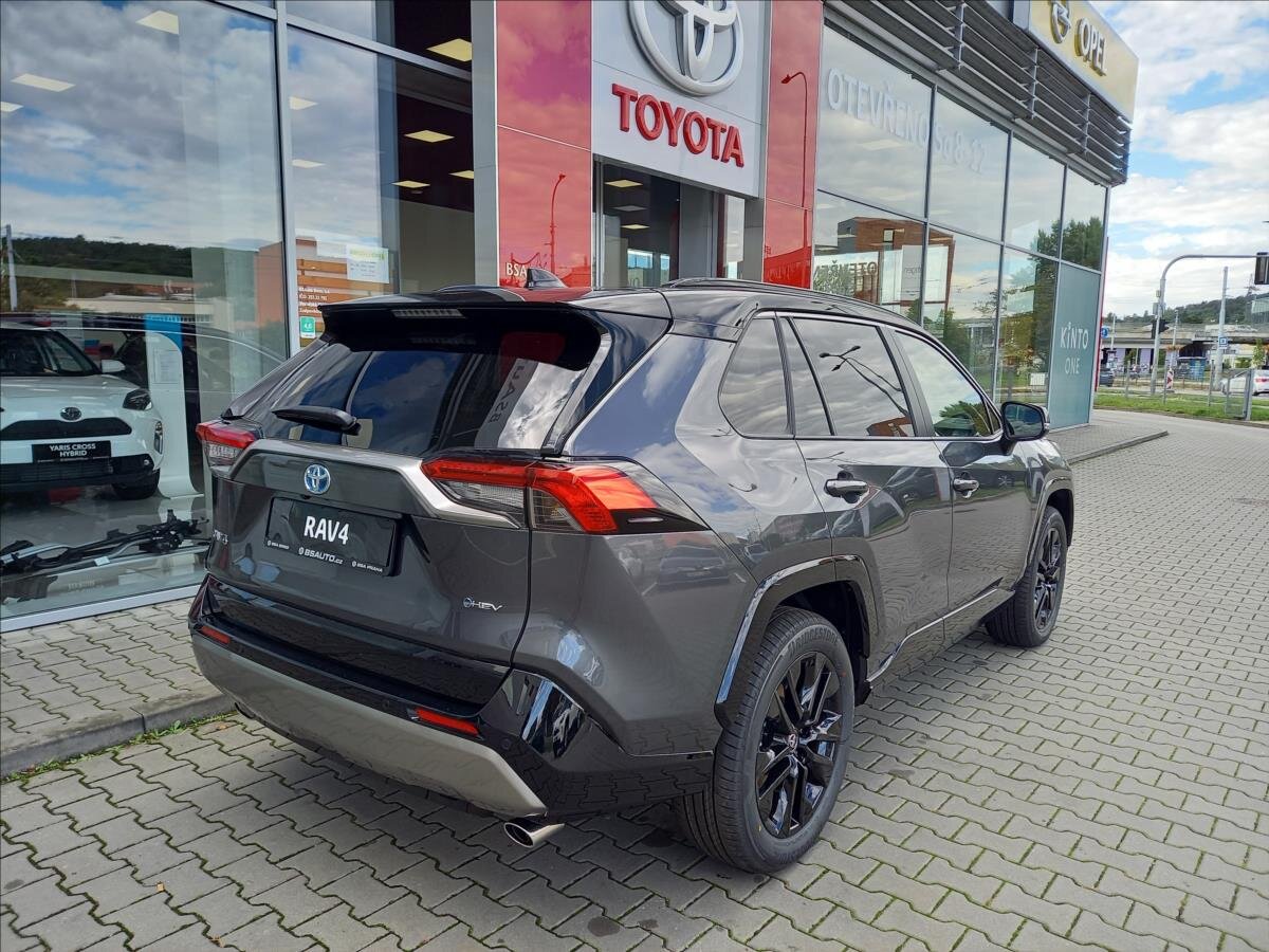 Toyota RAV4 SUV 2,5 l 225 kw