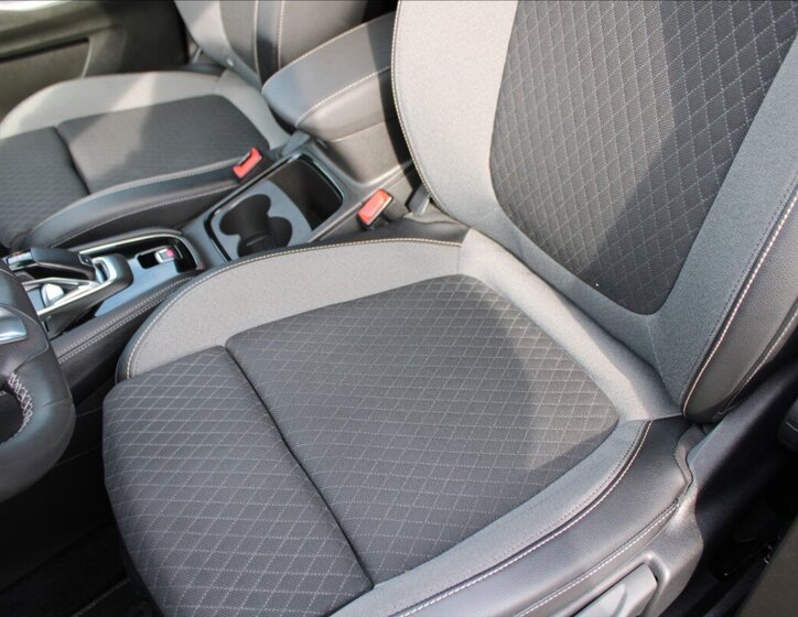 Opel Grandland SUV 1,2 l 96 kw