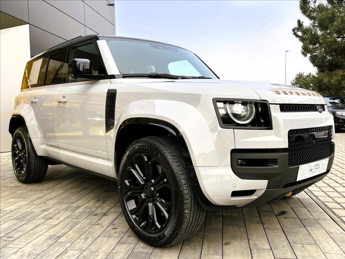 Land Rover Defender SUV / Terénní 4,4 l 467 kw