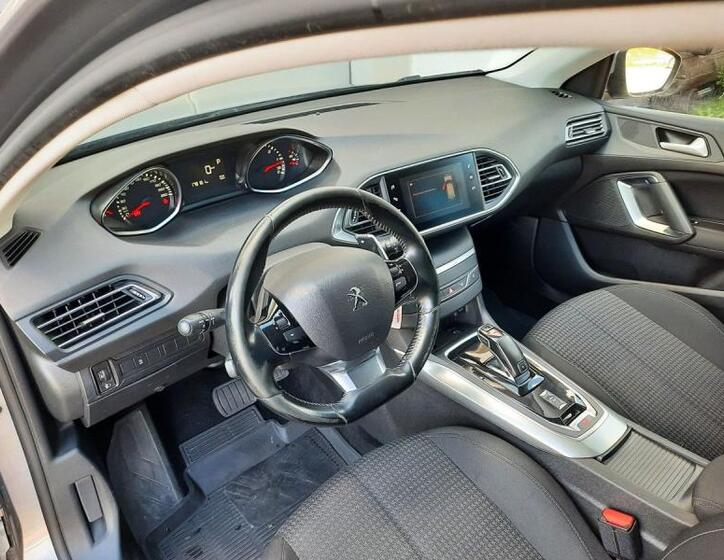 Peugeot 308 13