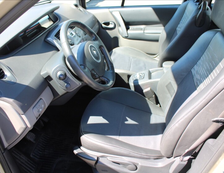 Renault Grand Scénic 9