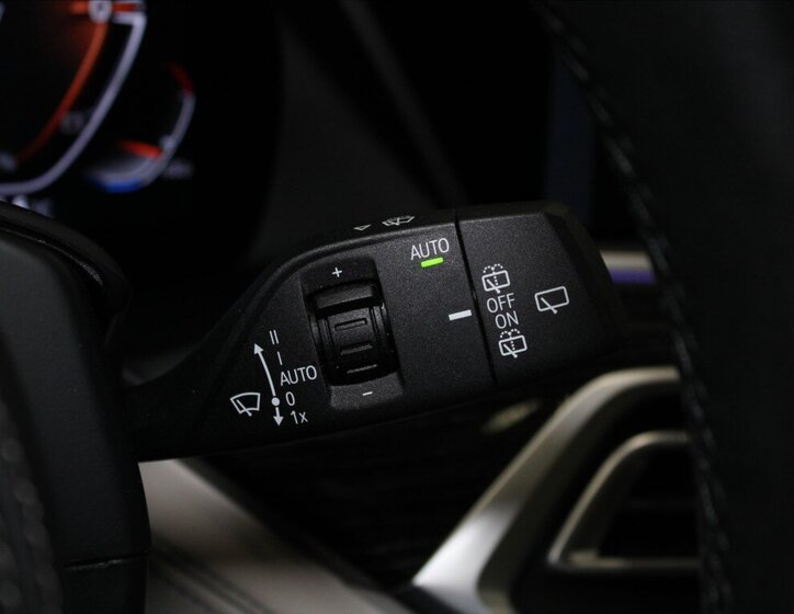 BMW X7 SUV / Terénní 3,0 l 250 kw