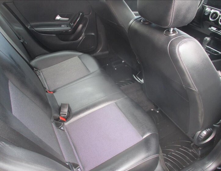 Mercedes-Benz CLA Kombi 1,5 l 85 kw