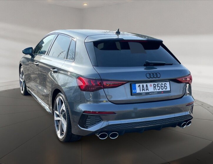 Audi S3 Hatchback 2,0 l 228 kw