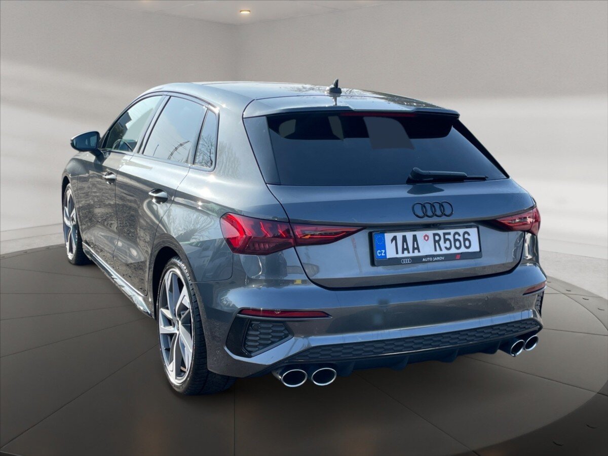 Audi S3 Hatchback 2,0 l 228 kw