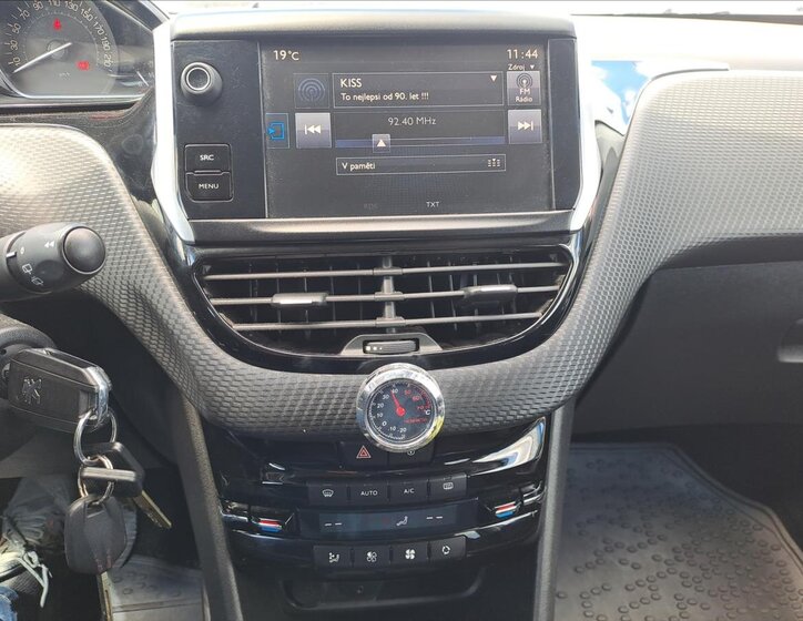 Peugeot 2008 MPV 1,2 l 81 kw