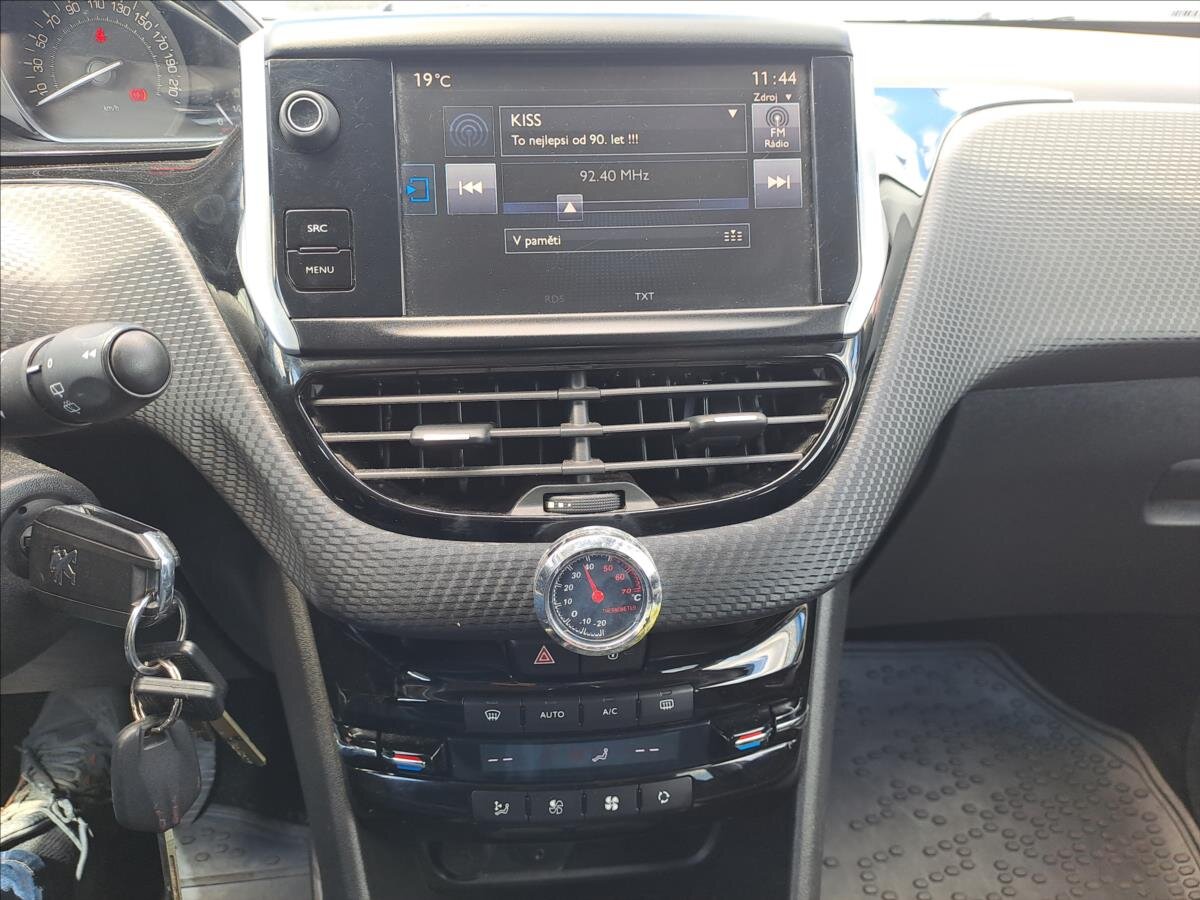 Peugeot 2008 MPV 1,2 l 81 kw