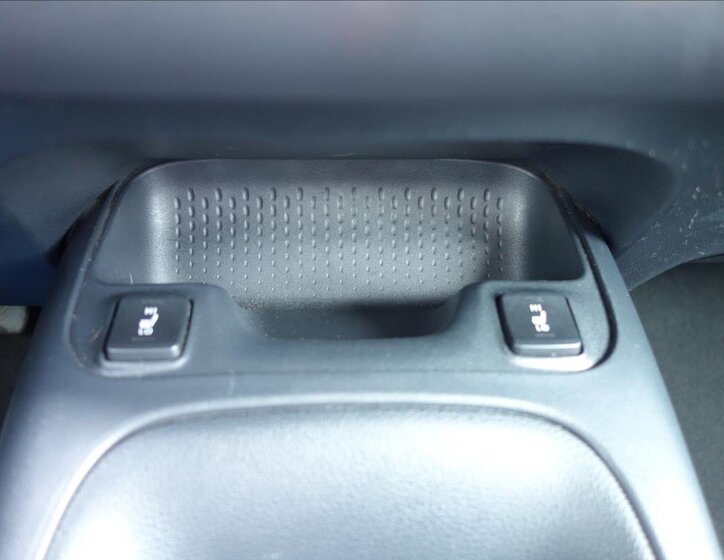 Toyota Corolla Sedan / Limuzína 1,6 l 97 kw