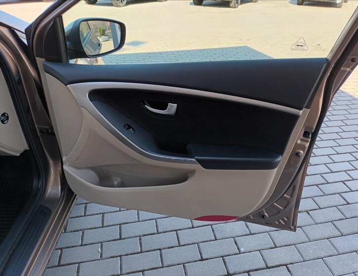 Hyundai i30 Kombi 1,6 l 99 kw