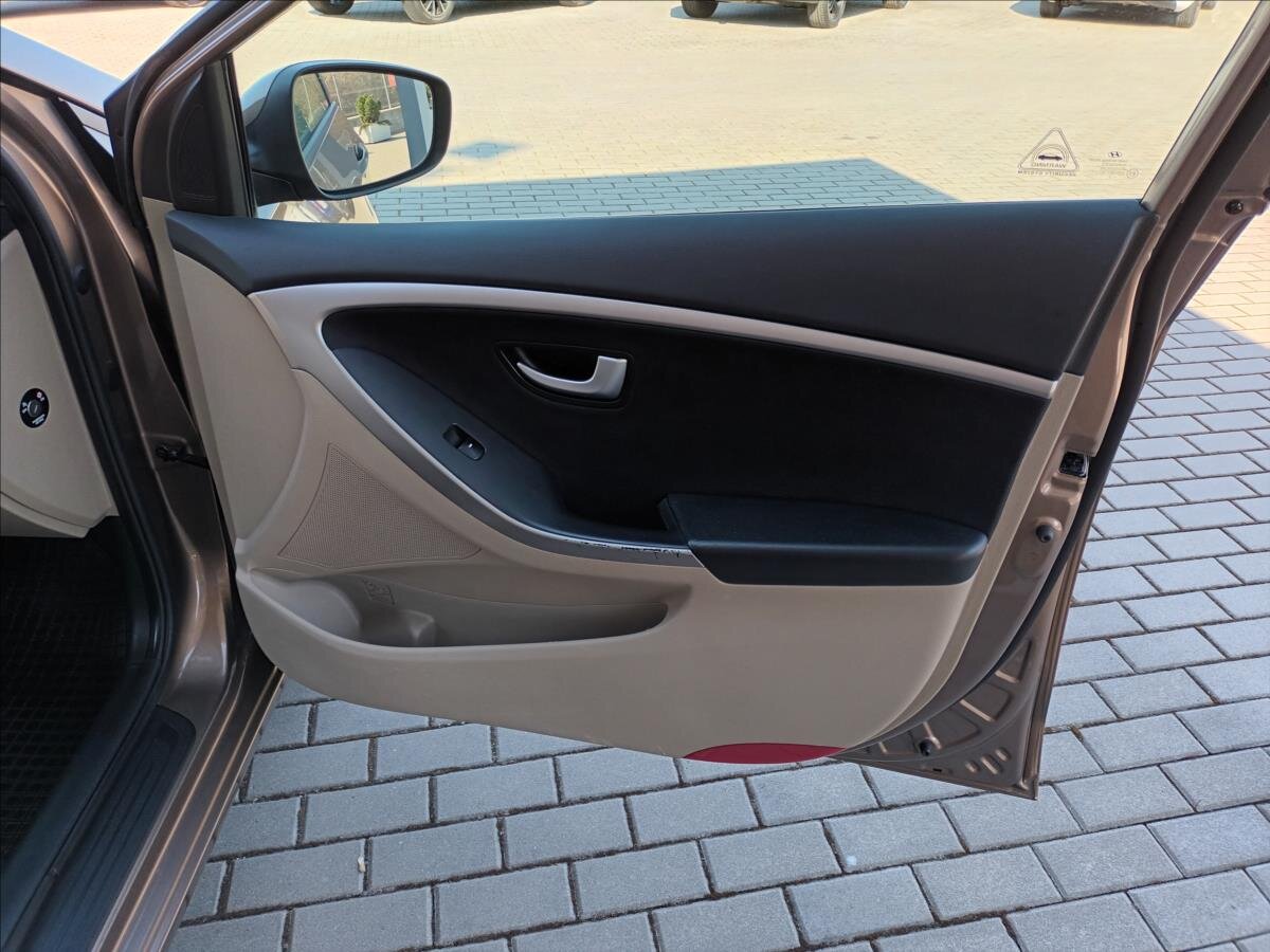 Hyundai i30 Kombi 1,6 l 99 kw