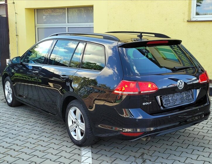 Volkswagen Golf Kombi 1,6 l 77 kw