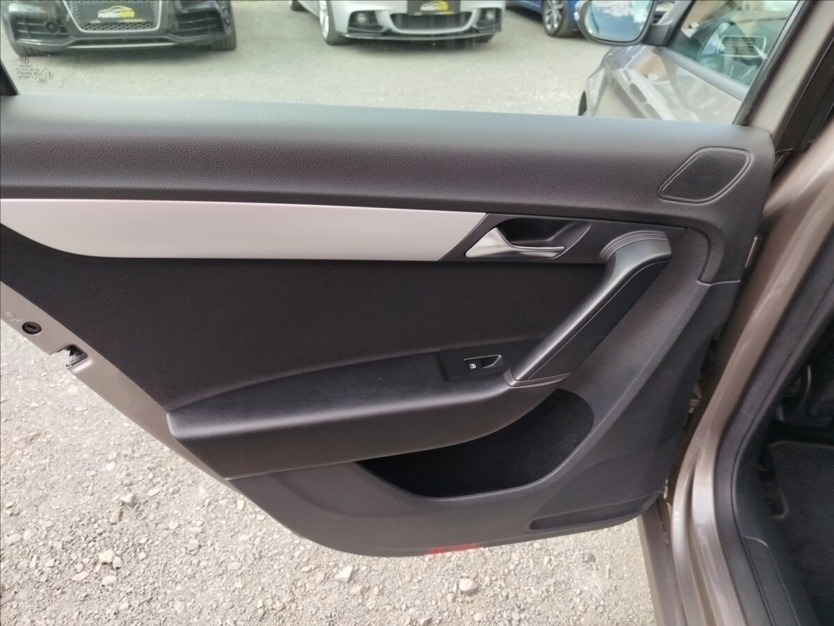 Volkswagen Passat Kombi 2,0 l 103 kw