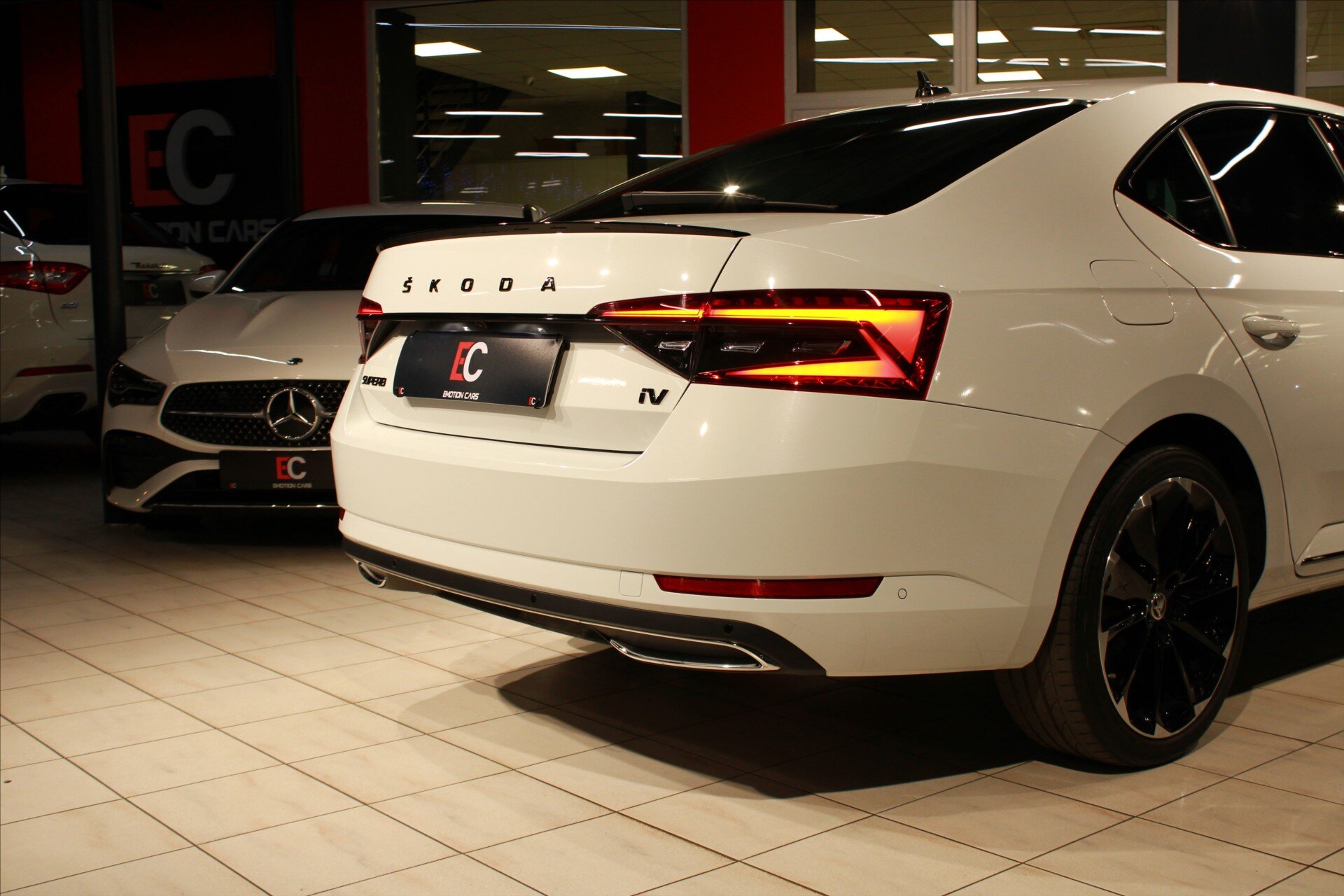 Škoda Superb Liftback 1,4 l 160 kw