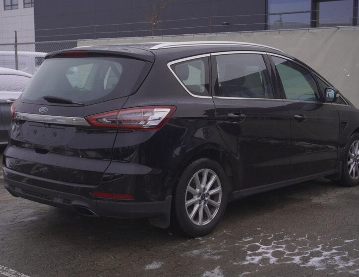 Ford S-MAX 5