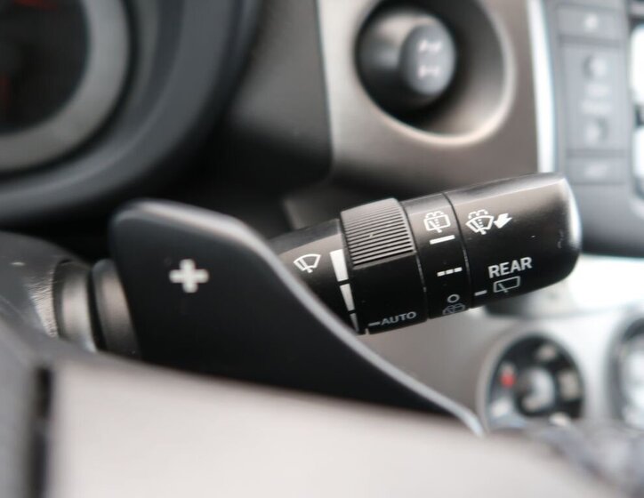 Toyota RAV4 SUV / Terénní 2,0 l 116 kw