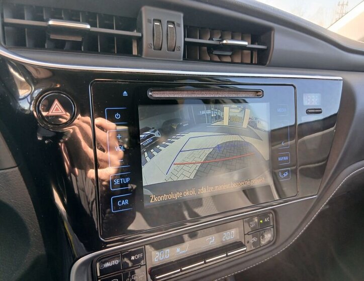 Toyota Corolla Sedan / Limuzína 1,6 l 97 kw