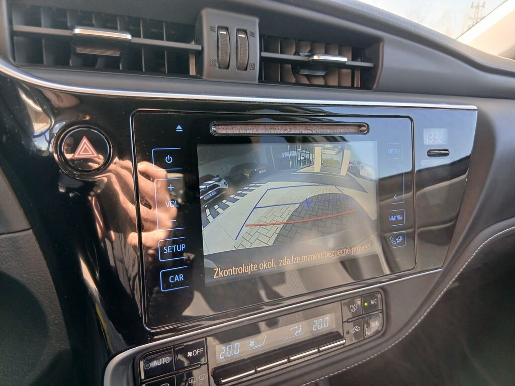 Toyota Corolla Sedan / Limuzína 1,6 l 97 kw