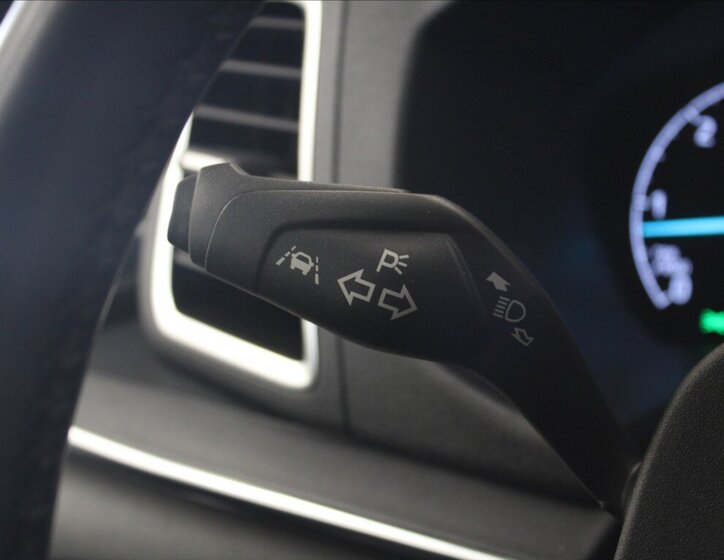 Ford Tourneo Custom MPV 2,0 l 125 kw