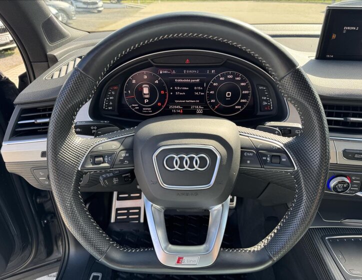 Audi Q7 14
