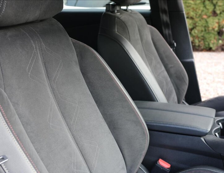 DS Automobiles DS7 Crossback Kombi 2,0 l 130 kw