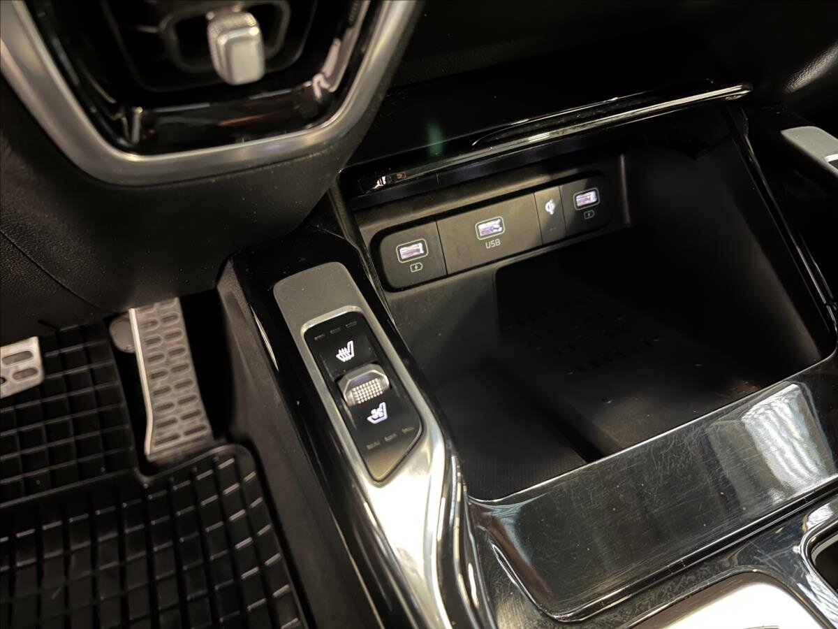 KIA Sorento SUV / Terénní 2,2 l 148 kw