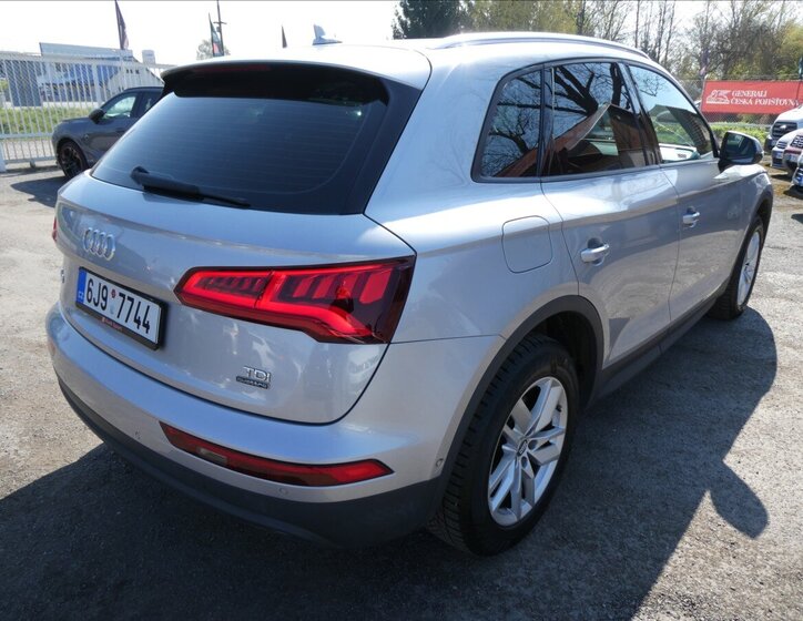 Audi Q5 SUV / Terénní 2,0 l 120 kw